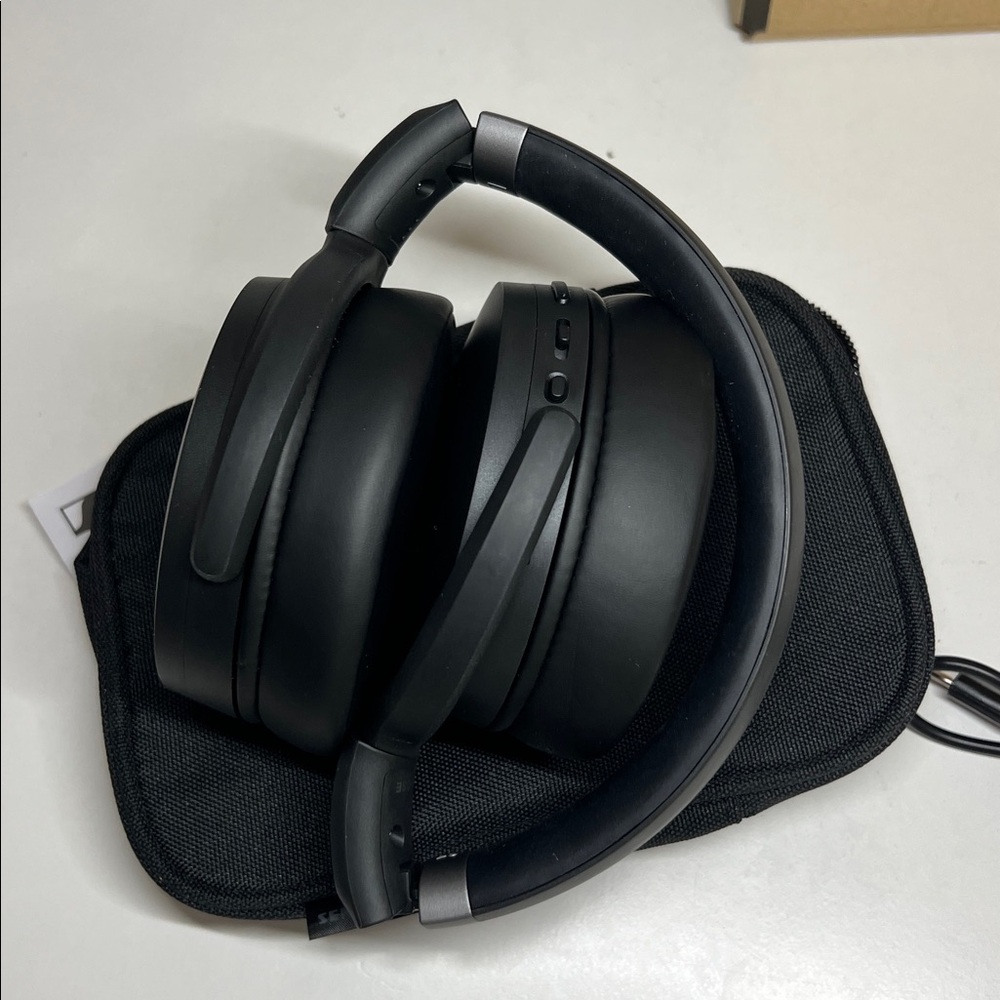 Sennheiser HD 450SE Wireless Headphones - Picture 5 of 16